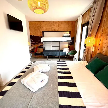 366 Bed & Breakfast *