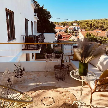 Bed & Breakfast 366 Vrboska