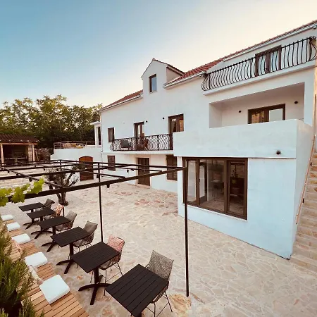 Bed & Breakfast 366 3*