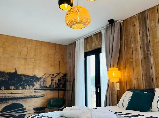 366 Bed & Breakfast
